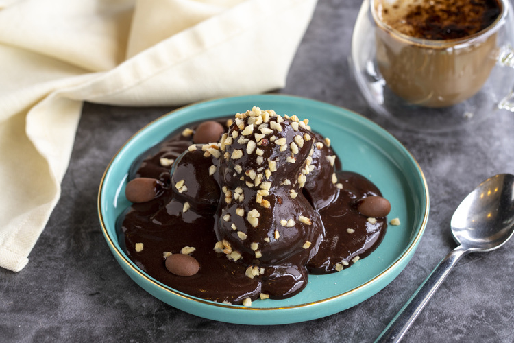 Προφιτερόλ με Κρουασανάκια Champion γεμιστά με Πραλίνα & Φουντούκια