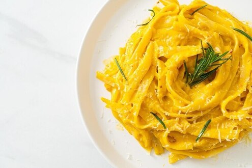 Protein Σπαγγέτι με Κουρκουμά και Κρεμώδη Σάλτσα